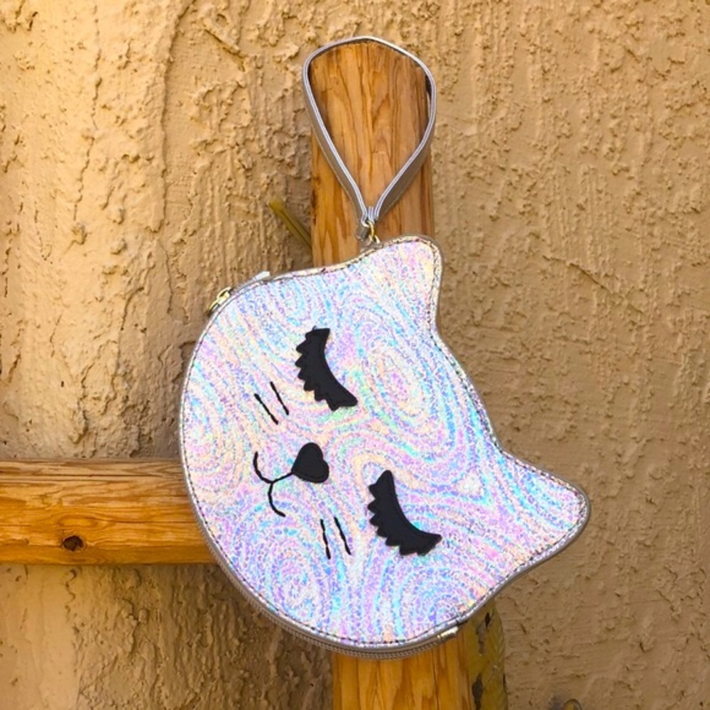 *Betsey Johnson* Sparkly Cat Zippered Wristlet